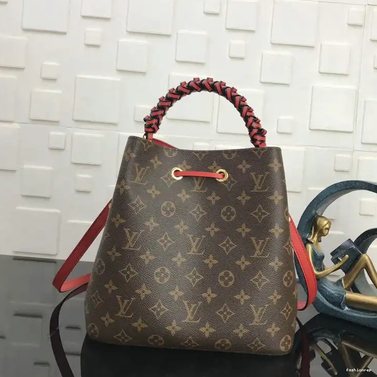 Fashionrepsfam ru LV 19T1L0490 Bags 0802